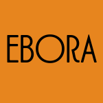 Logo de la marque EBORA sur fond orange, représentant l’identité visuelle de Parfum ebora.